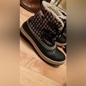 Sorel boots size 7